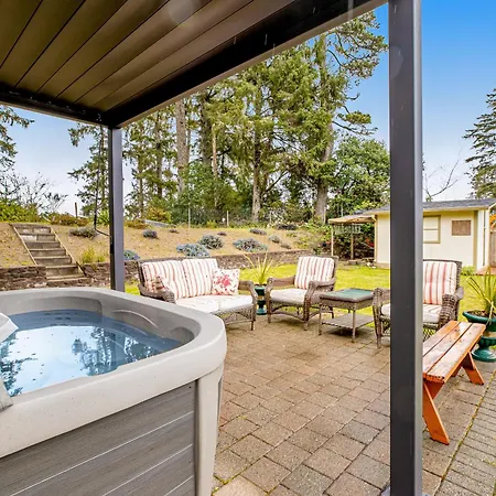 Westport Hideout Villa